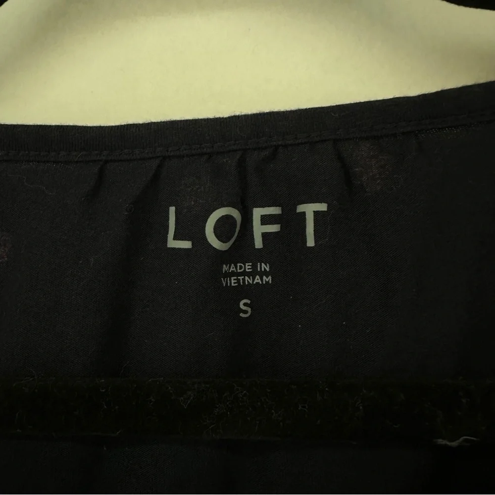 Loft Strawberry Print‎ Shirred Puff Sleeve Scoop Neck Top Size S